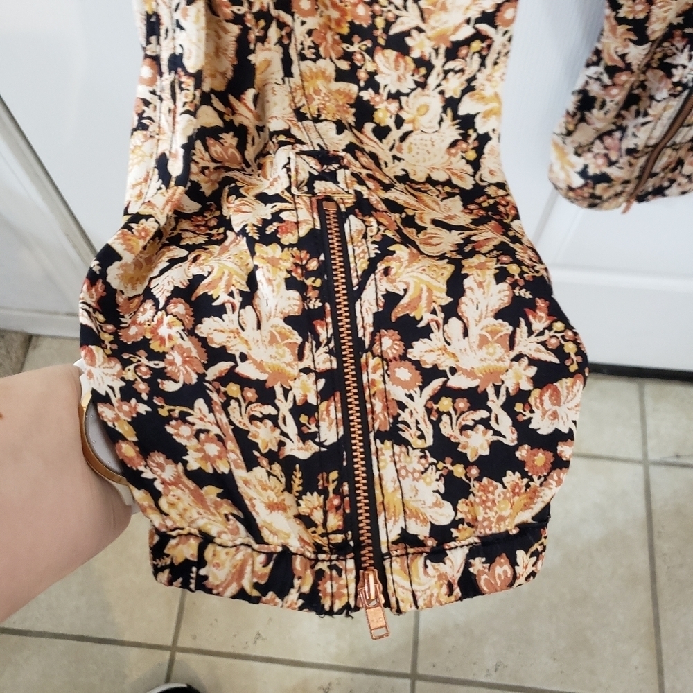 Anthropologie Floral Pants - Black and Cream - Picture 9 of 16